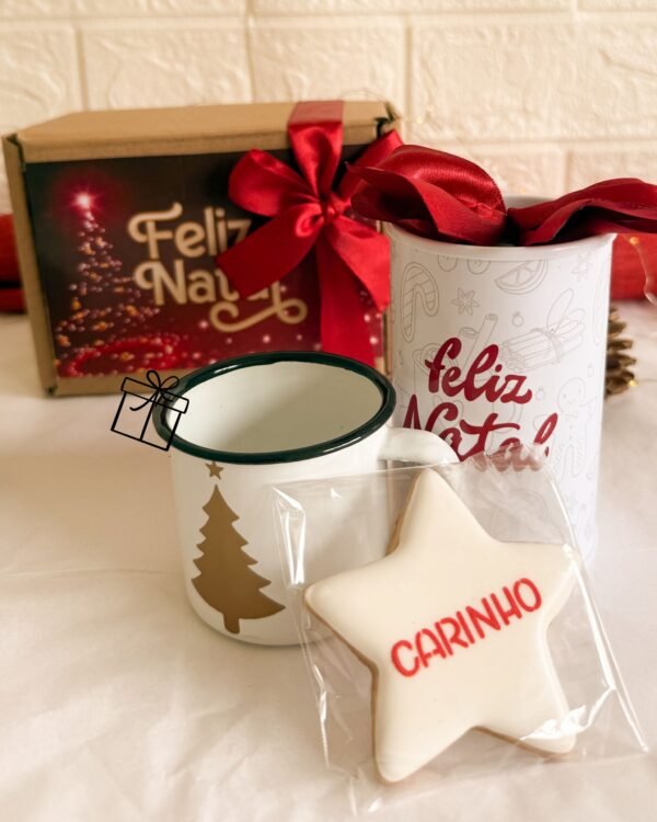 Caneca, biscoito e presente de Natal